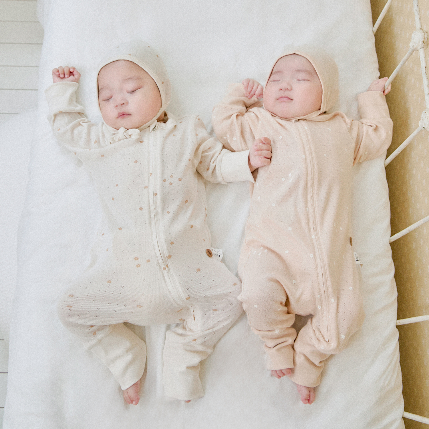 <font color=#3a7eba><b>[2개 이상 구매시 사은품 증정]</b></font></br>아기 꽃 우주복