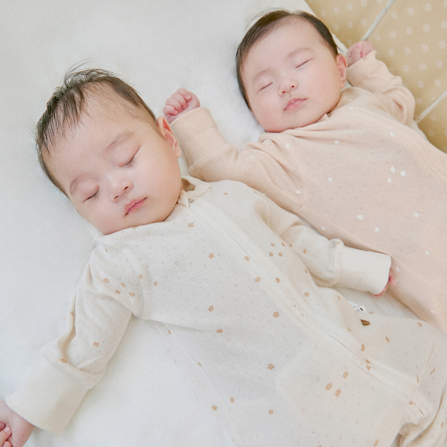 <font color=#3a7eba><b>[2개 이상 구매시 사은품 증정]</b></font></br>아기 꽃 우주복