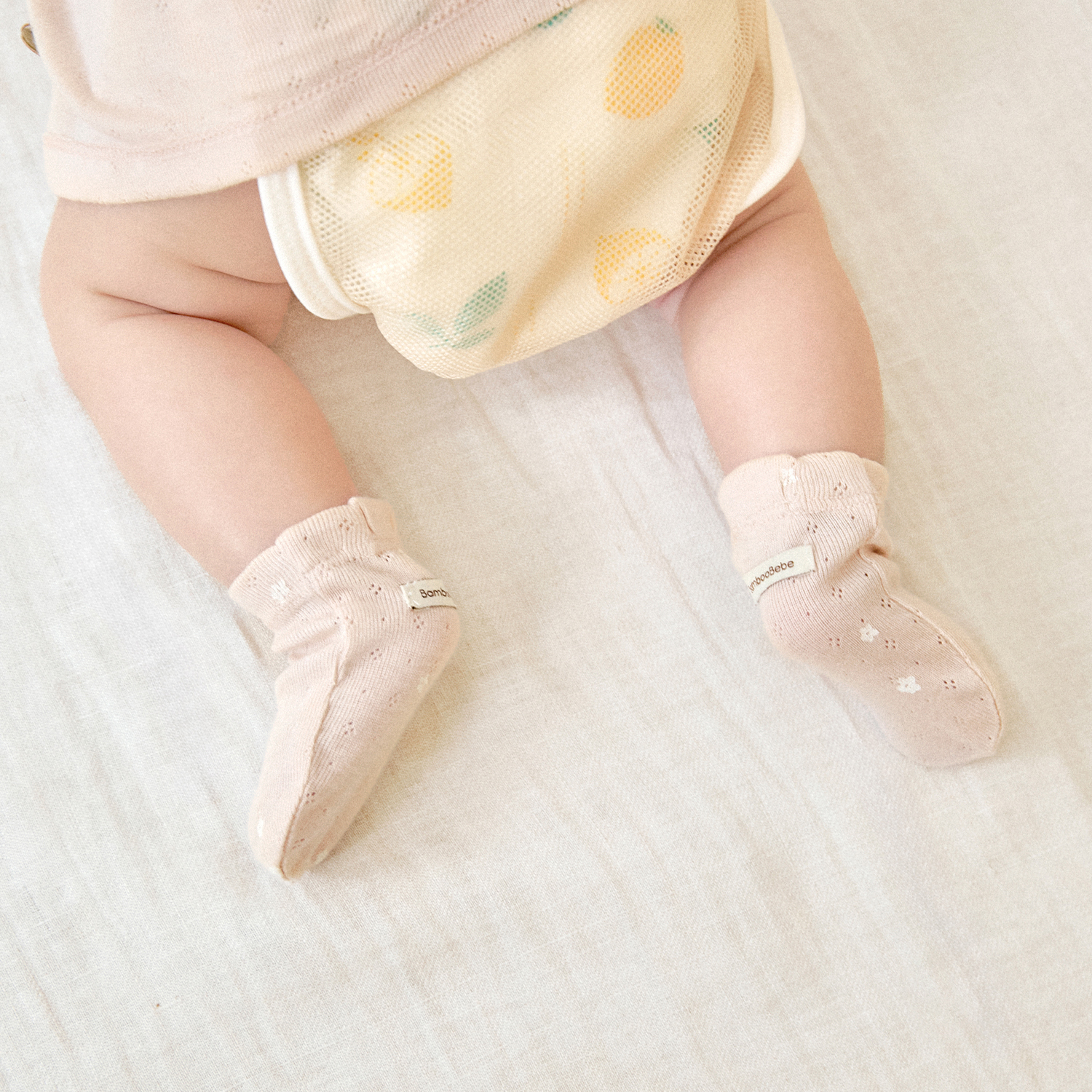 <font color=#3a7eba><b>[2개 이상 구매시 사은품 증정]</b></font></br>아기 꽃 발싸개