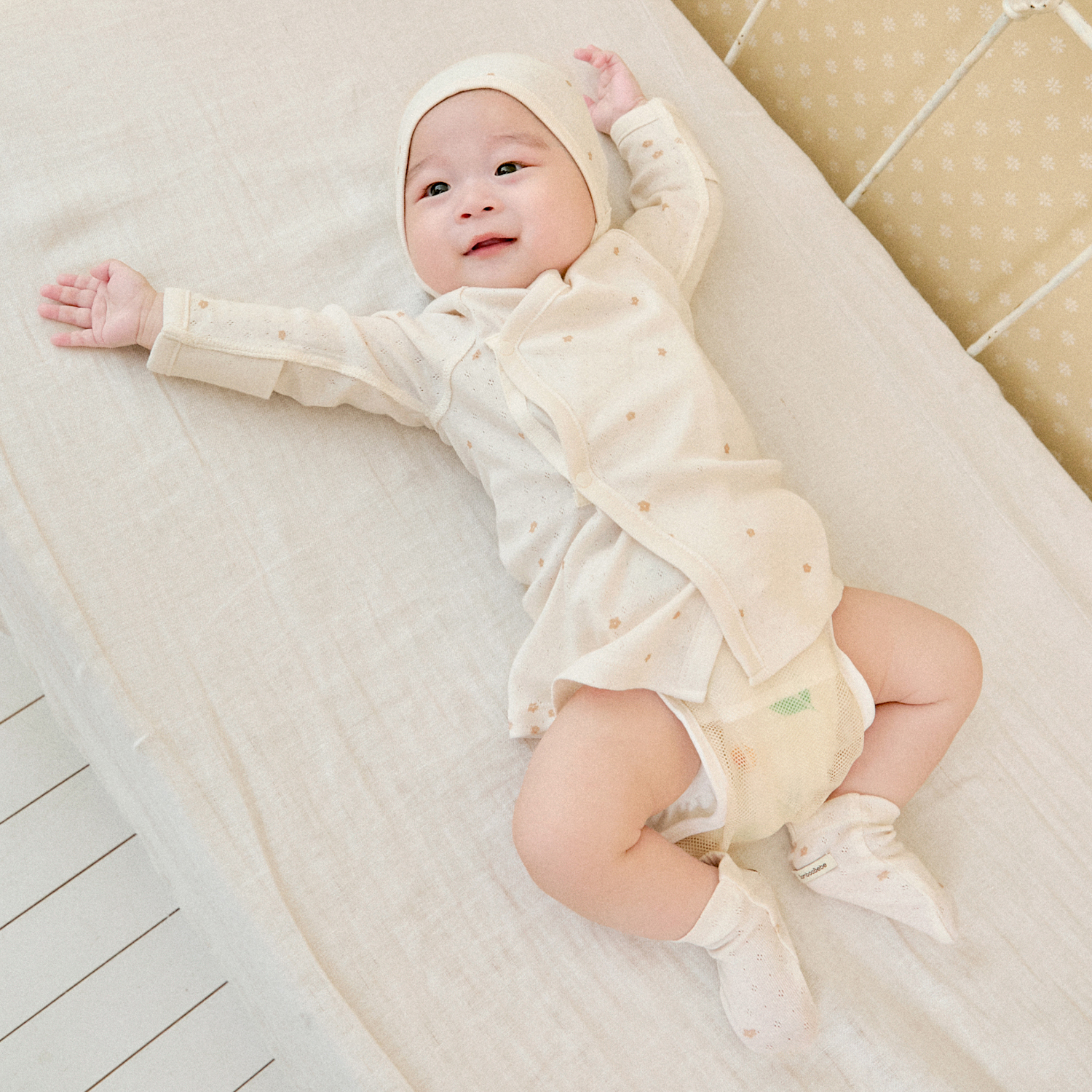 <font color=#3a7eba><b>[2개 이상 구매시 사은품 증정]</b></font></br>아기 꽃 발싸개