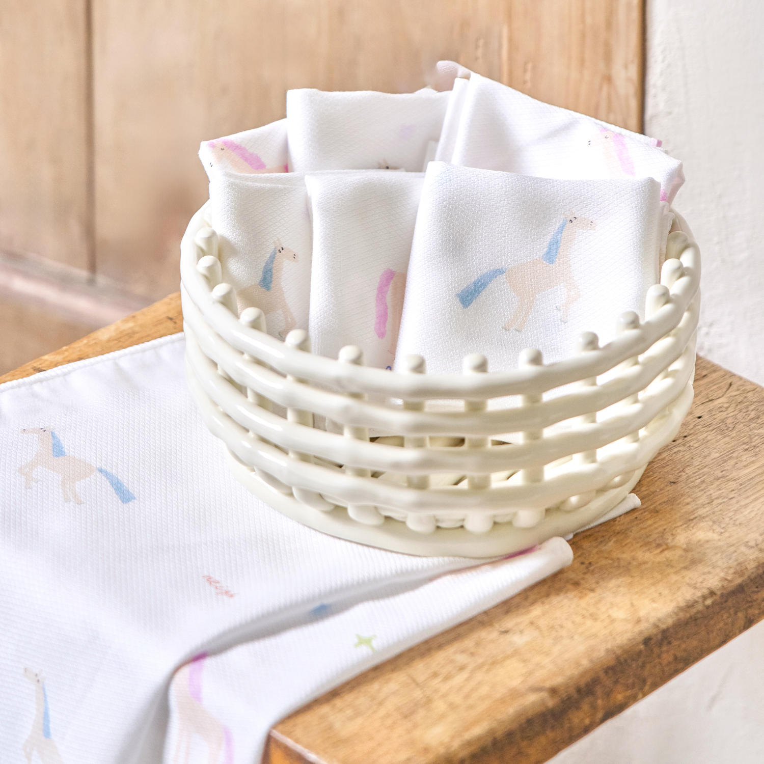 <font color=#3a7eba><b>[말띠 컬렉션]</b></font></br>시그니처 엠보손수건_꿈꾸는 말랑이 6장